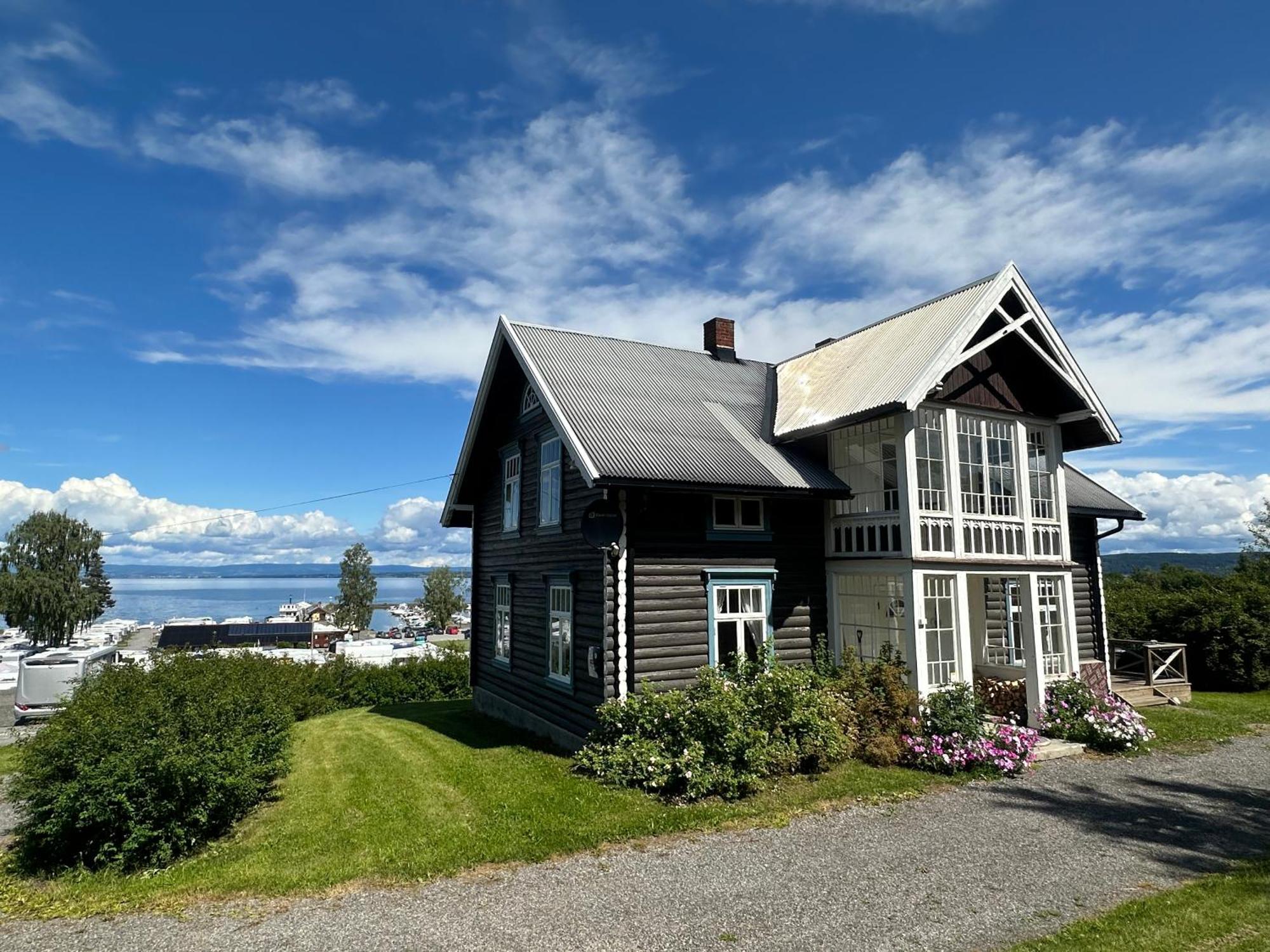 Idylliske Evjua Ved Mjosa Hotel Skreia Exterior photo